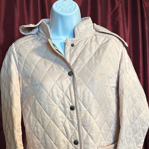 Burberry Cream Puffer Jacket with Quilted Design - Picture 4 of 8